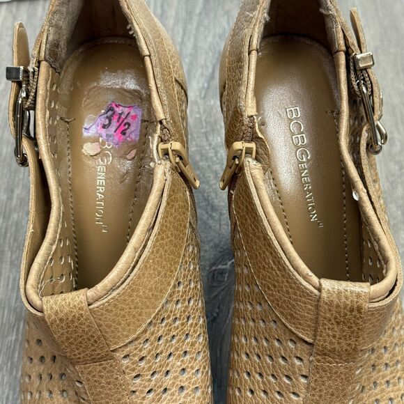 BCBGeneration Booties 8.5 Beige Leather Peep Toe Heeled Ankle Boots Cutout Shoes - Picture 5 of 7